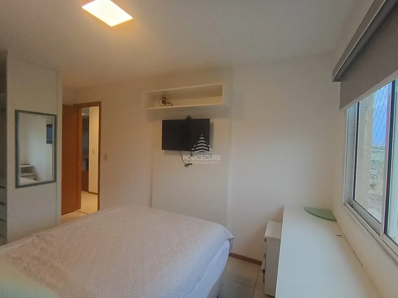 Glass-enclosed balcony in a 2-bedroom apartment, 100 m² — photo 6