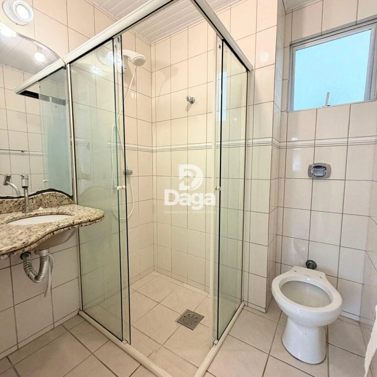 2-bedroom apartment with a separate kitchen and parking — photo 8