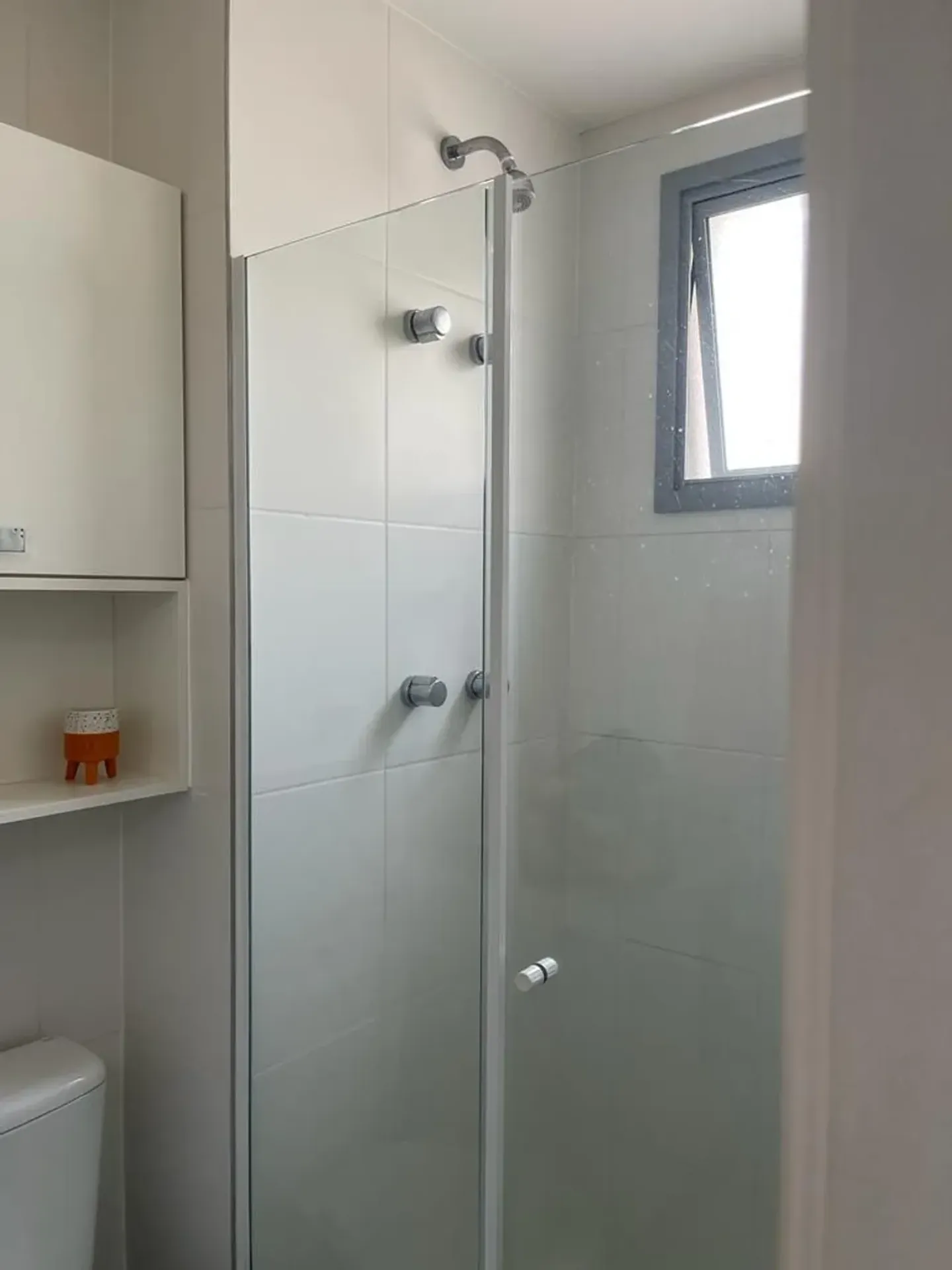 86 m² apartment with a walk-in closet and a washing machine — photo 17