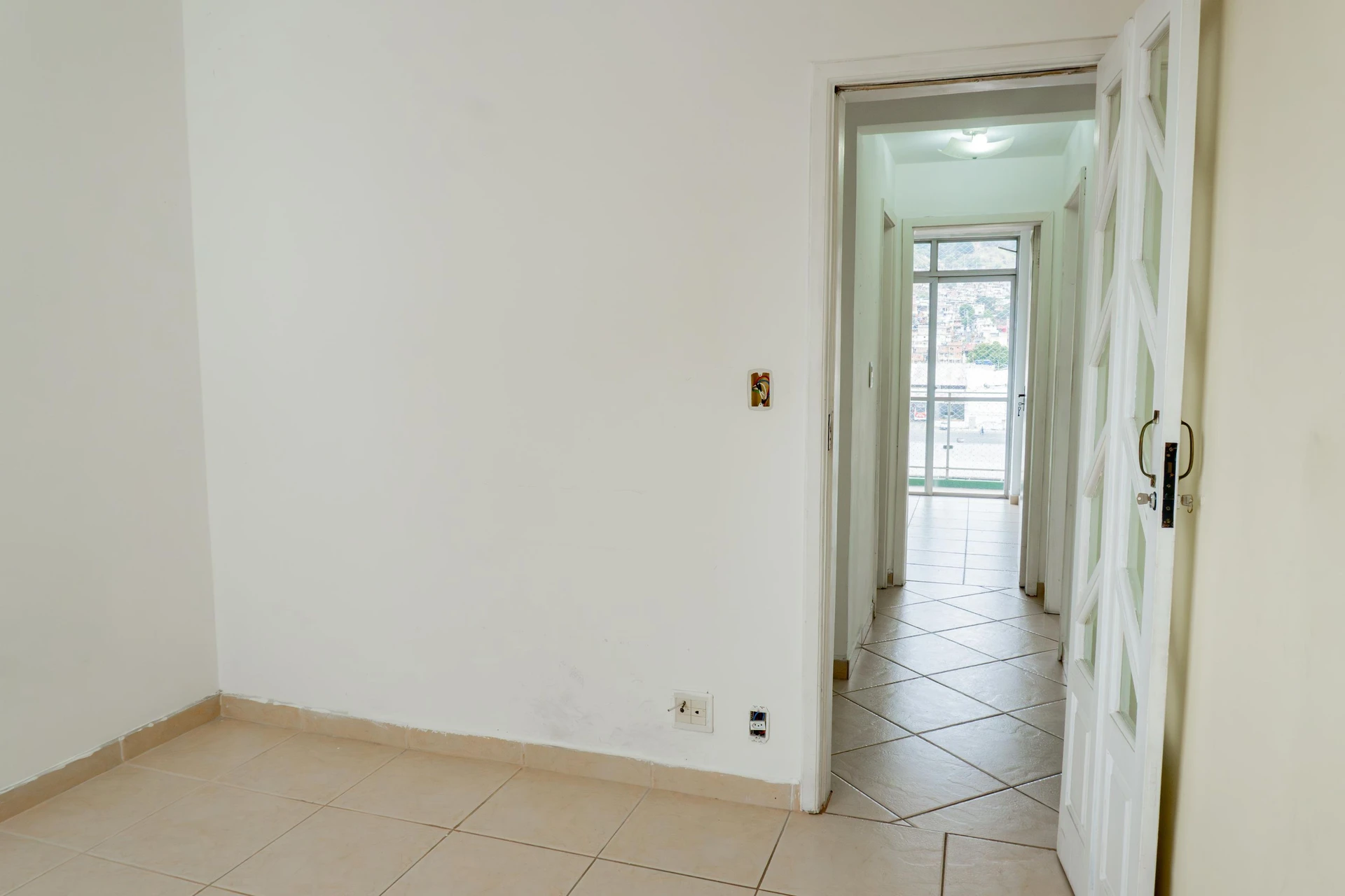 Apartamento sem mobília com 2 quartos e varanda — photo 18