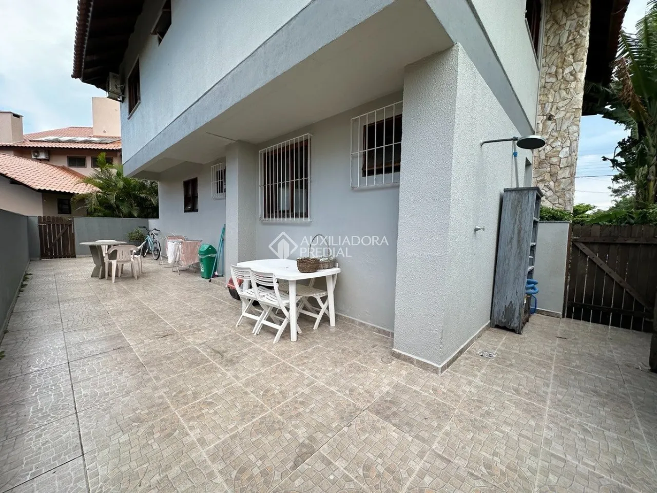 3 quartos e varanda envidraçada: casa de 288 m² — photo 5