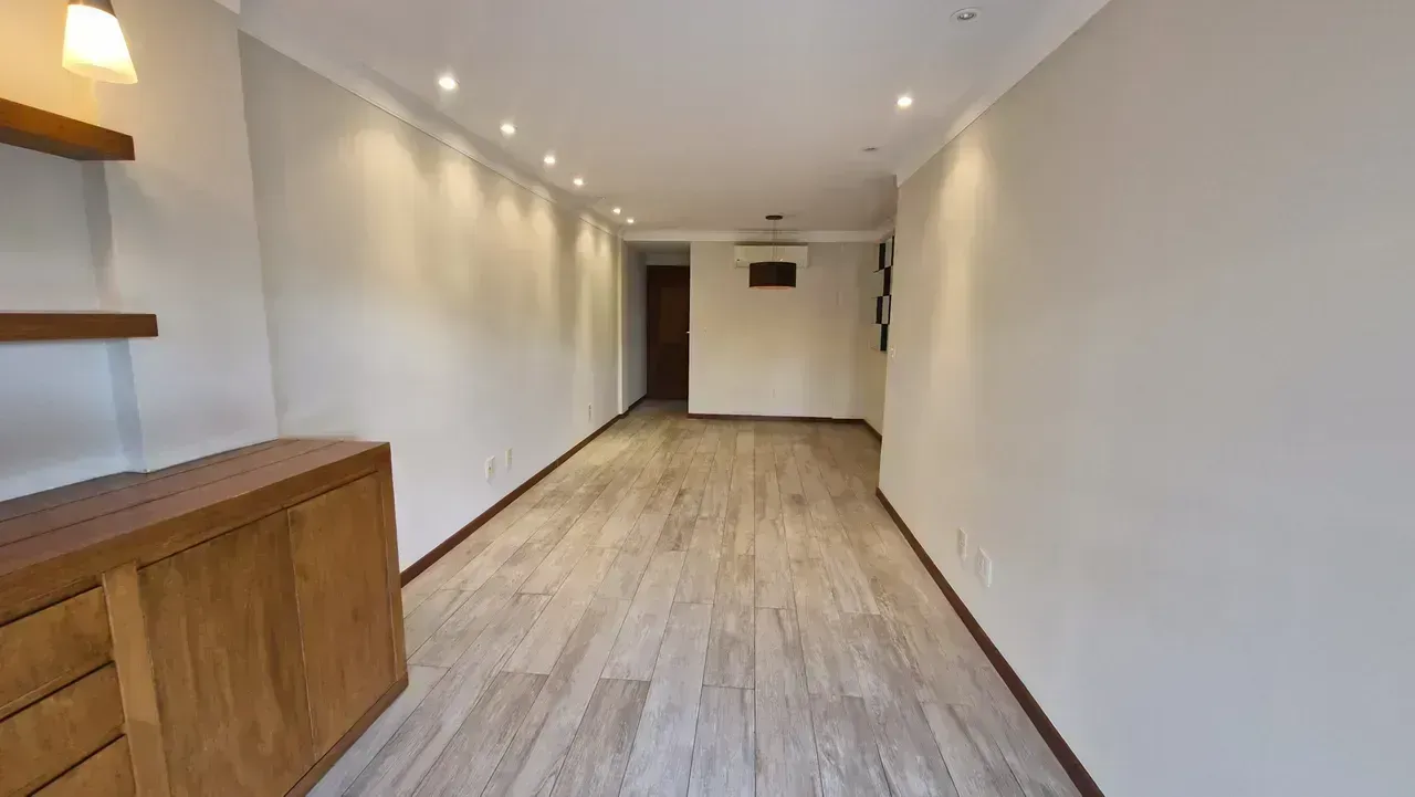 Apartment with a closed kitchen and 3 bedrooms — photo 6