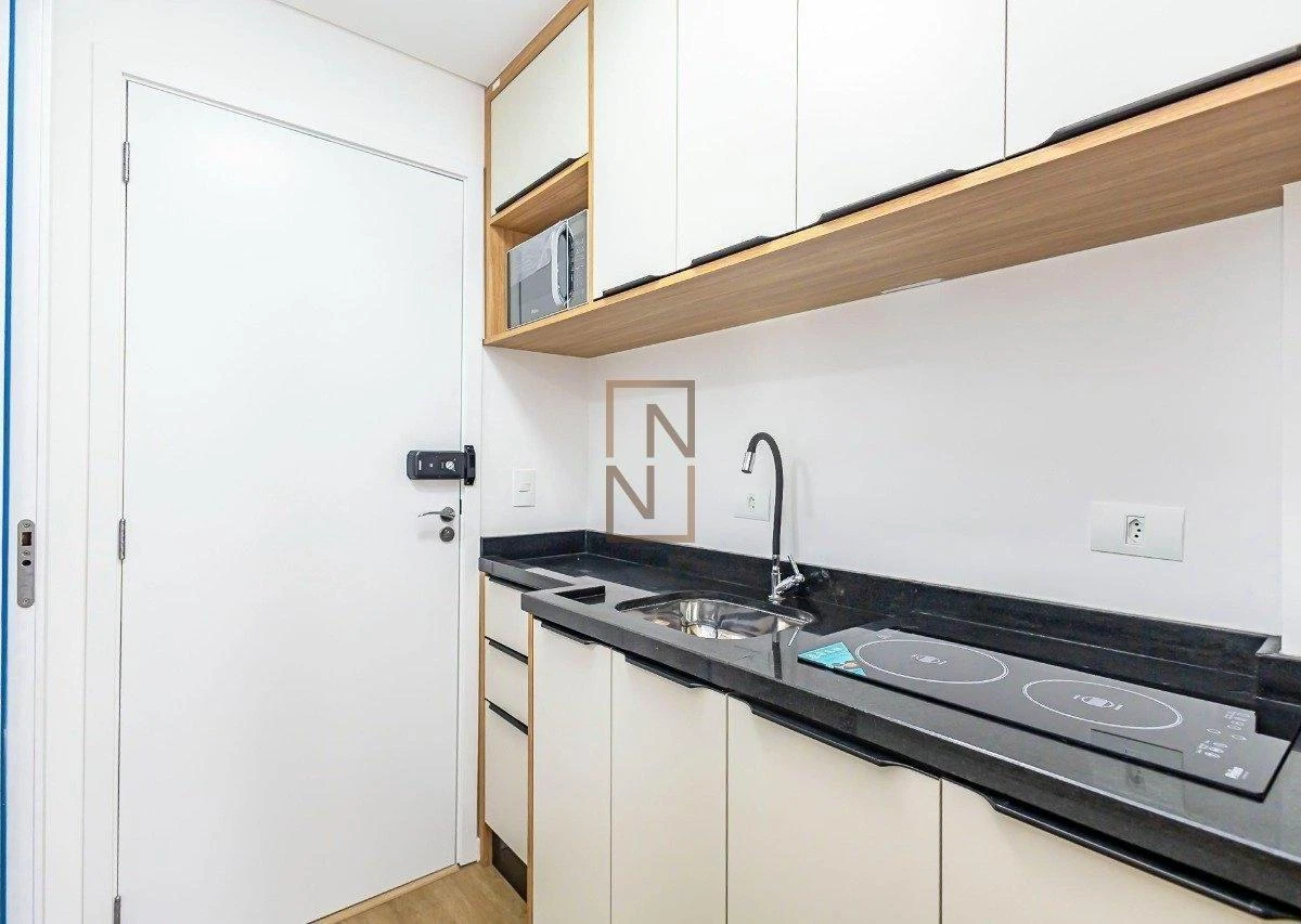 One-bedroom apartment in a building with a coworking space — photo 12