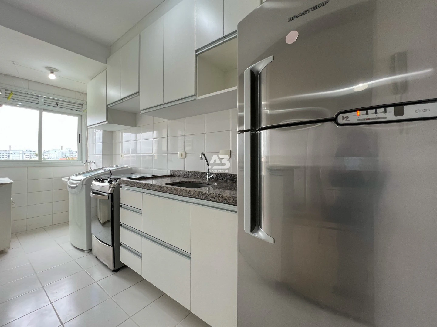 Furnished 2-bedroom apartment with open kitchen — photo 2