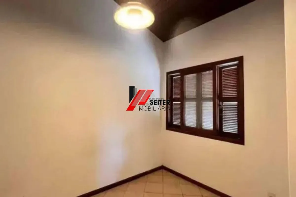 House with 3 bedrooms, 2 en-suites, 5 bathrooms — photo 11