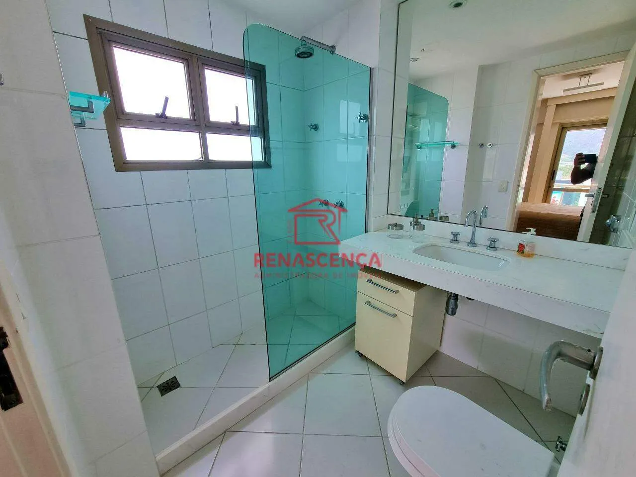 Furnished apartment with 3 bedrooms, 4 bathrooms and 2 parking — photo 18