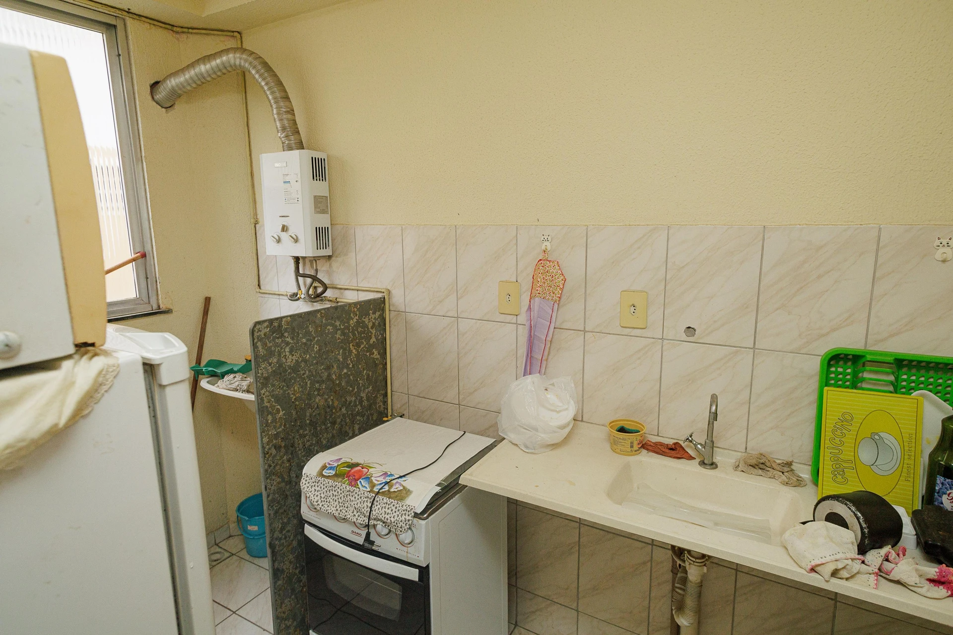 Furnished rental apartment with 2 bedrooms and 1 bath — photo 4