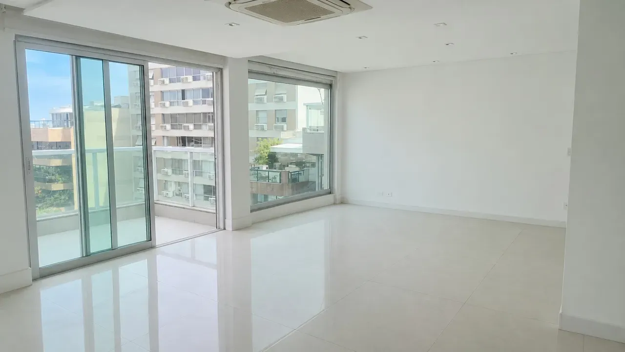 Rooftop apartment with 3 bedrooms and 1 bathroom — photo 2