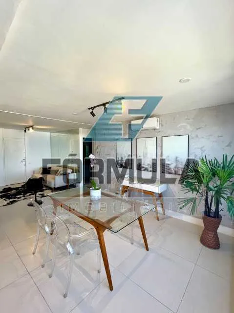 One-bedroom apartment in a building with a sauna