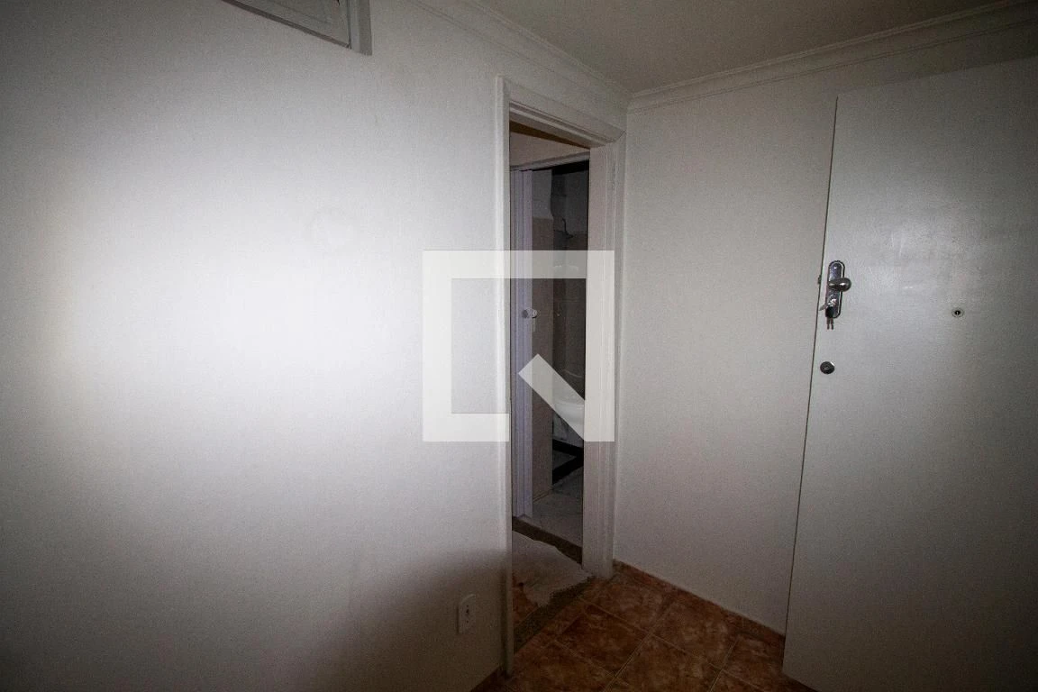 Unfurnished studio with 1 bedroom and 1 bathroom — photo 8