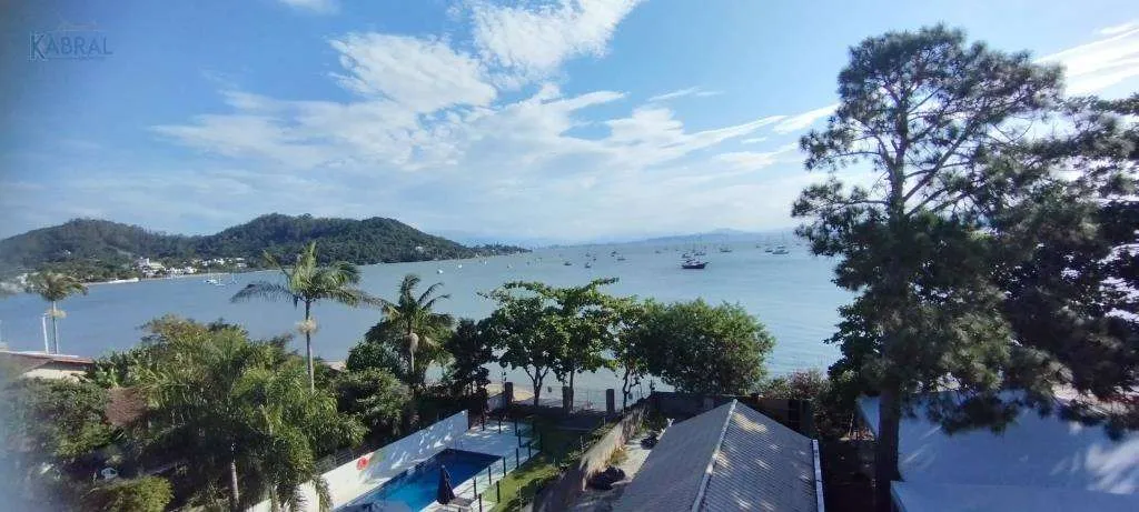 Unfurnished 635 m² house with 3 en-suite rooms and 10 parking