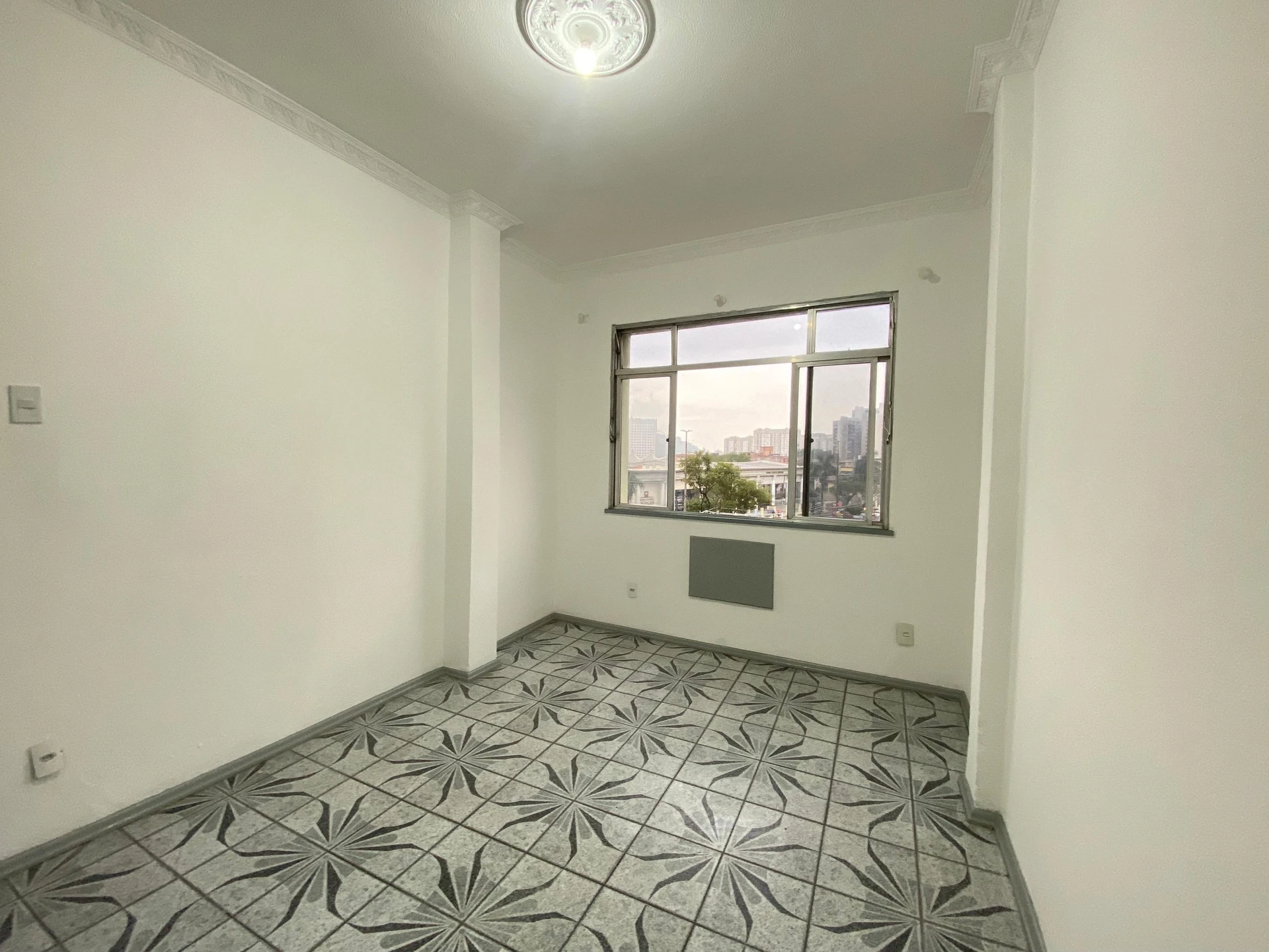 Орендна квартира з 3 спальнями та 1 ванною — photo 3