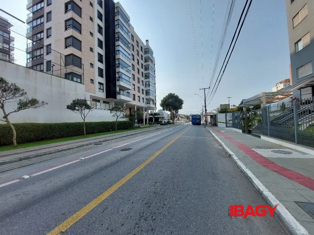 Furnished apartment with 2 bedrooms and 2 parking spots — photo 43