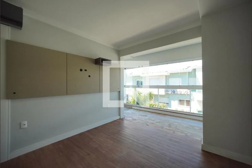 Apartment, 205 m², with a glass-enclosed balcony — photo 36