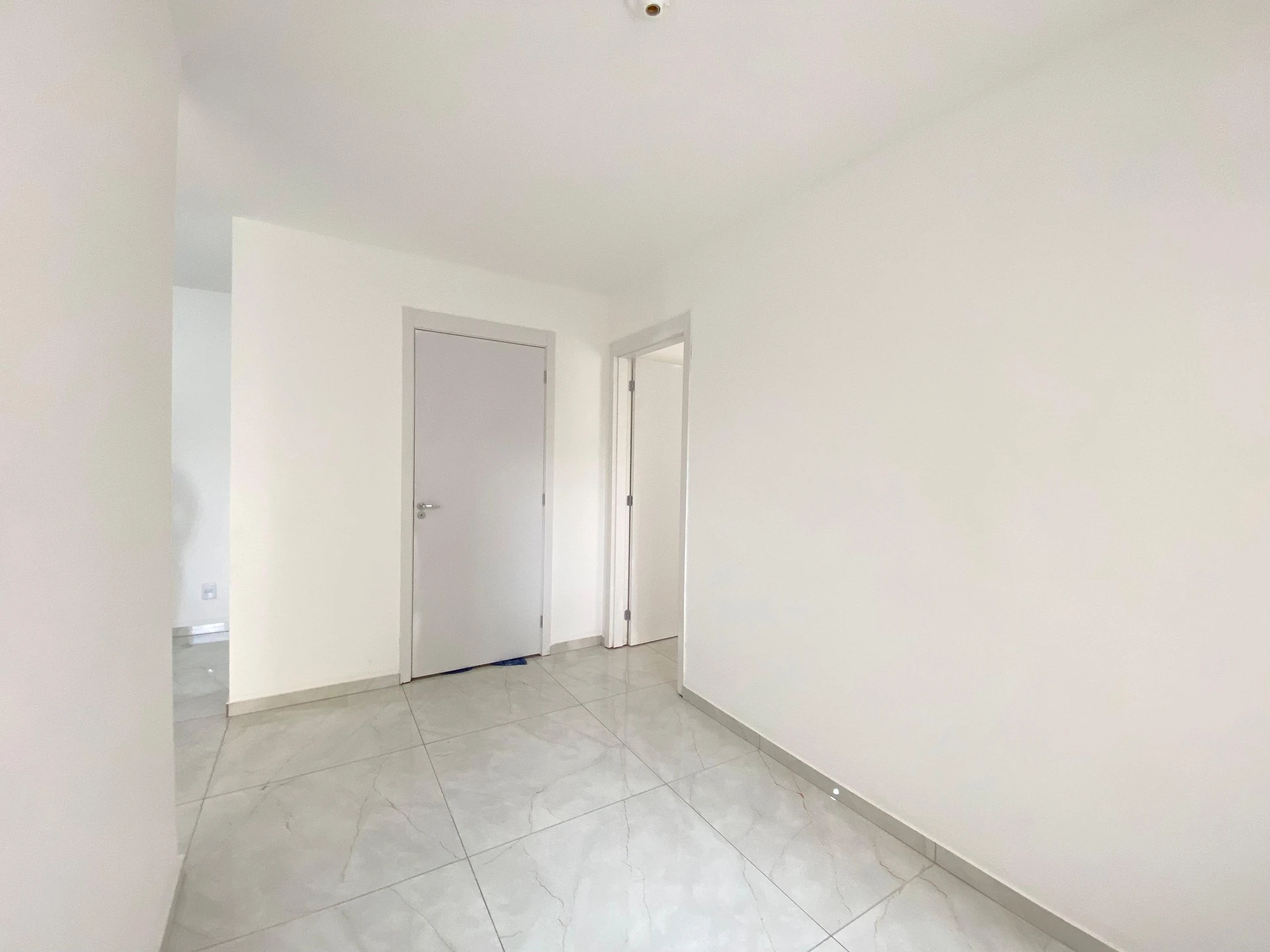 Rental apartment with 2 bedrooms and 4 parking spaces — photo 33