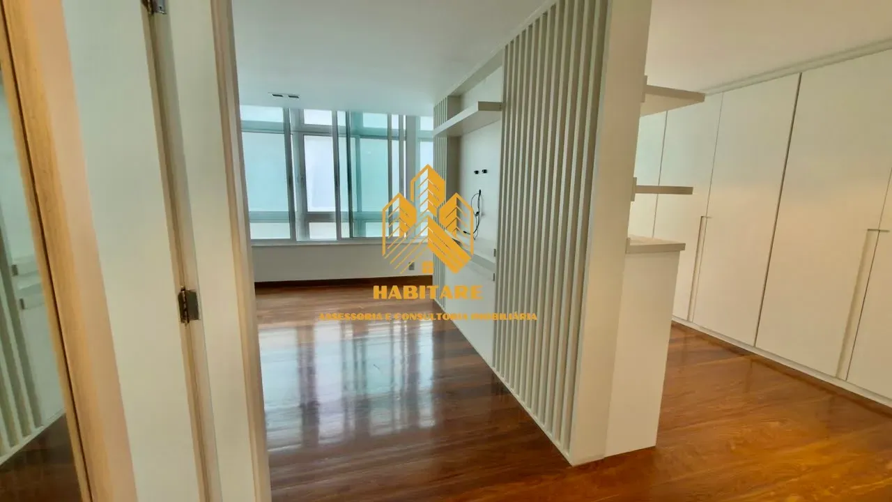 465 m² apartment with a water view and a bathtub — photo 2