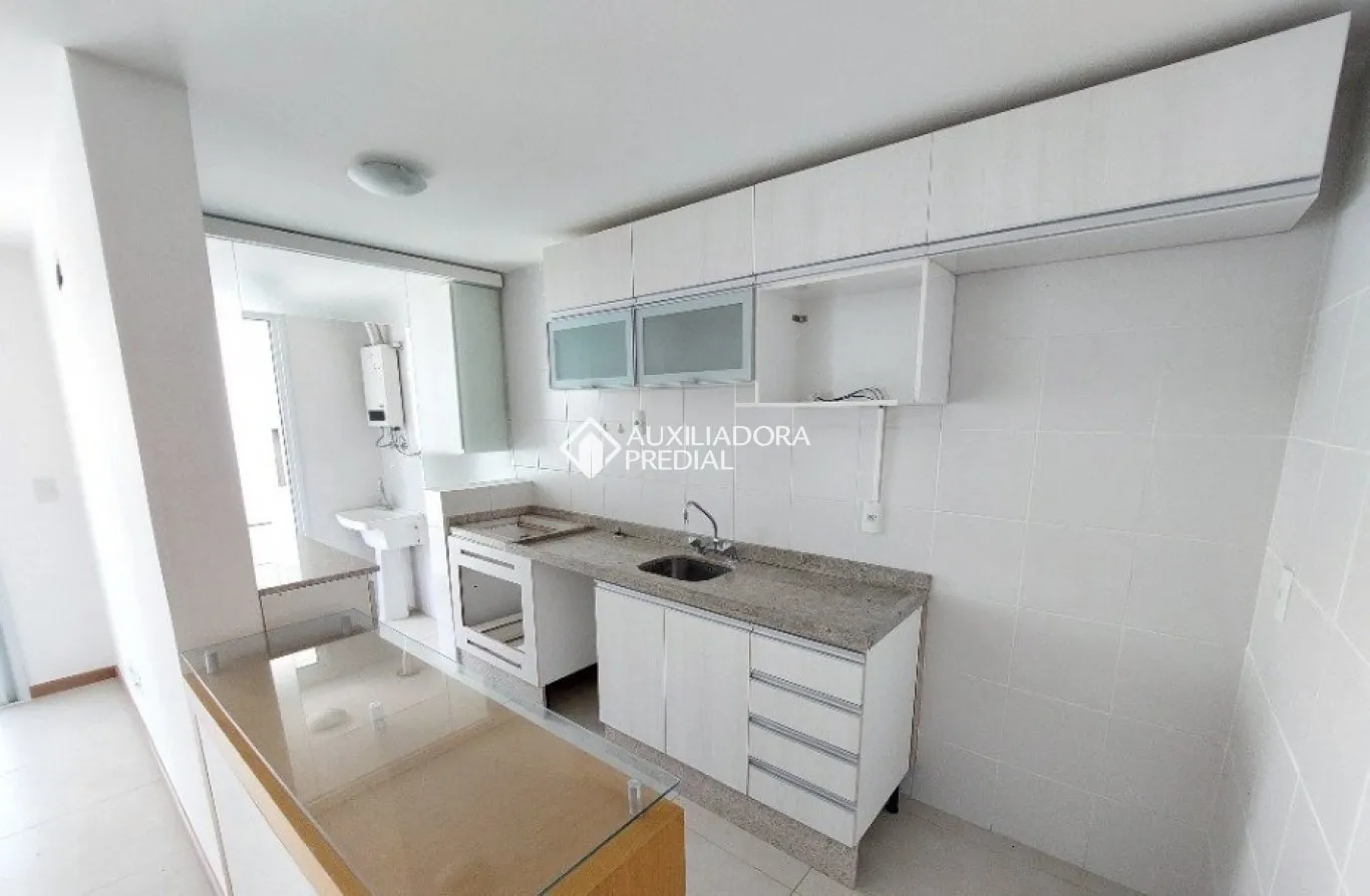 Apartment with open-plan kitchen and private garden — photo 2