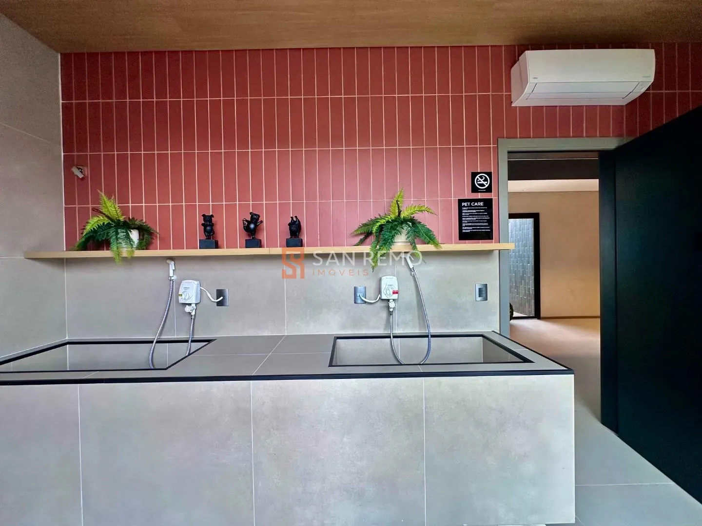 Furnished garden apartment with 2 en-suite bedrooms — photo 21