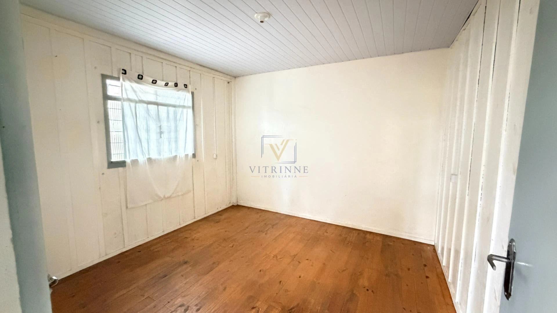 Деревянный пол или ламинат и 2 спальни: дом 60 м² — photo 2