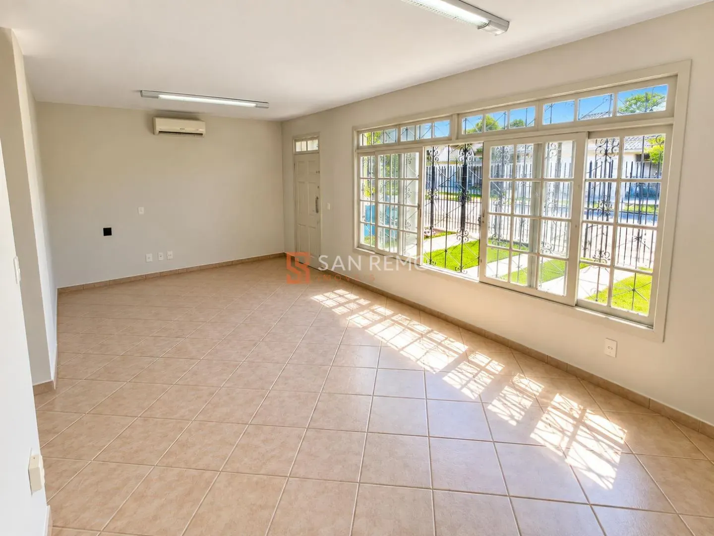 5-bedroom house with a garden — photo 5