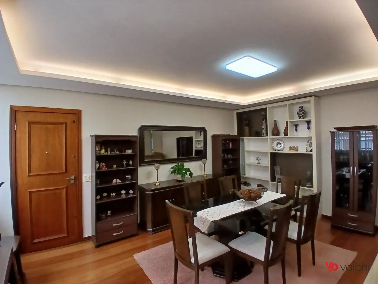 4-bedroom apartment with a walk-in closet in Curitiba — photo 64