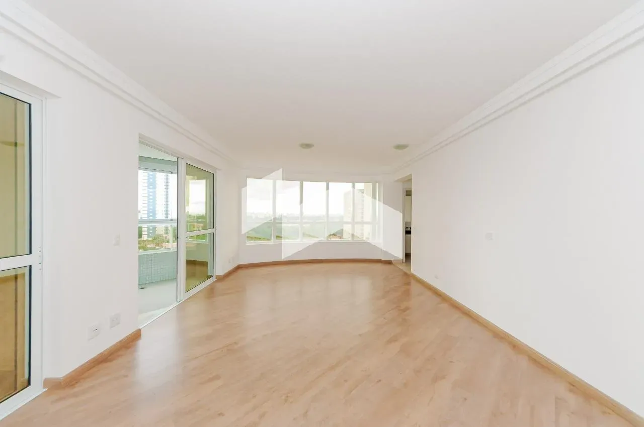 Rental apartment with 4 bedrooms and a private BBQ area