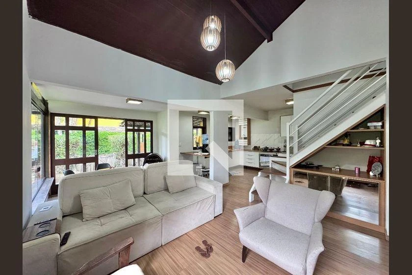 140 m² house with a walk-in closet and a home office — photo 20