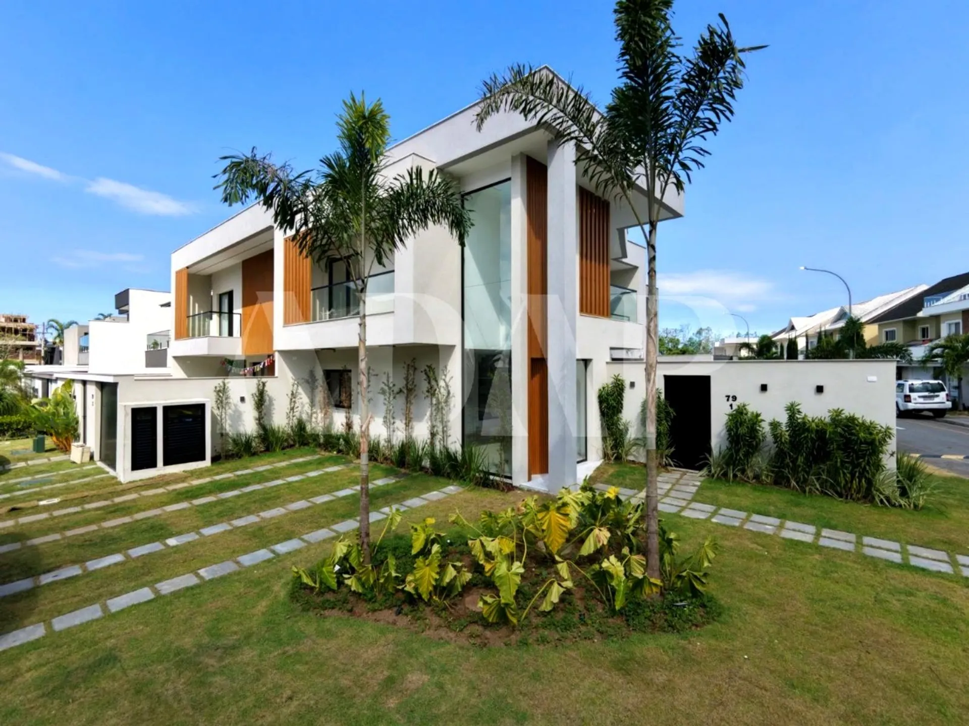 4-bedroom apartment with a mountain view in Rio de Janeiro — photo 4