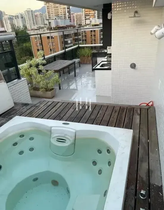 Apartamento mobiliado com 3 quartos e 261 m² — photo 2