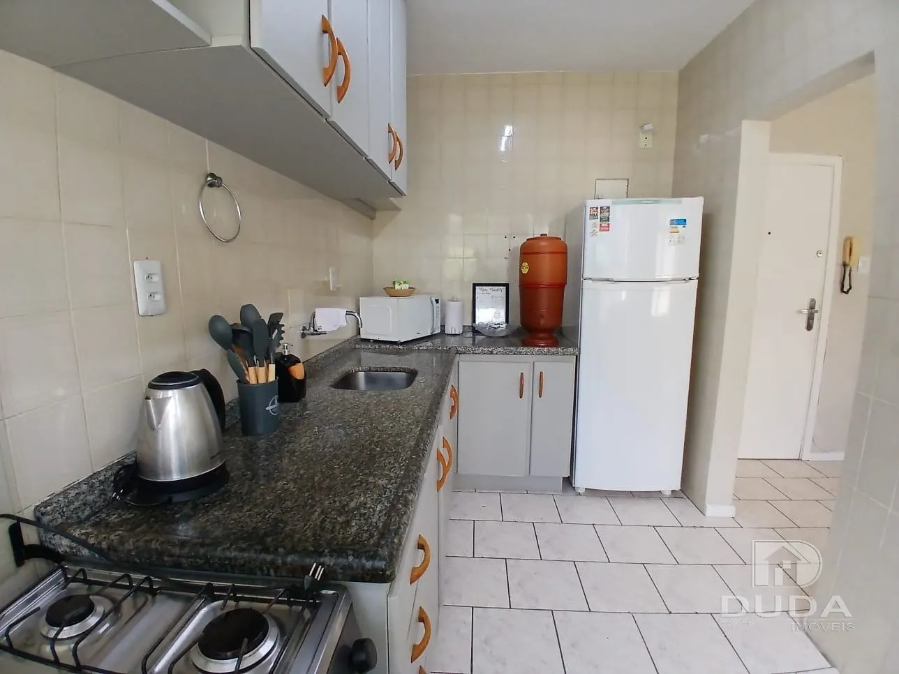 2-bedroom apartment with a washing machine in Florianópolis