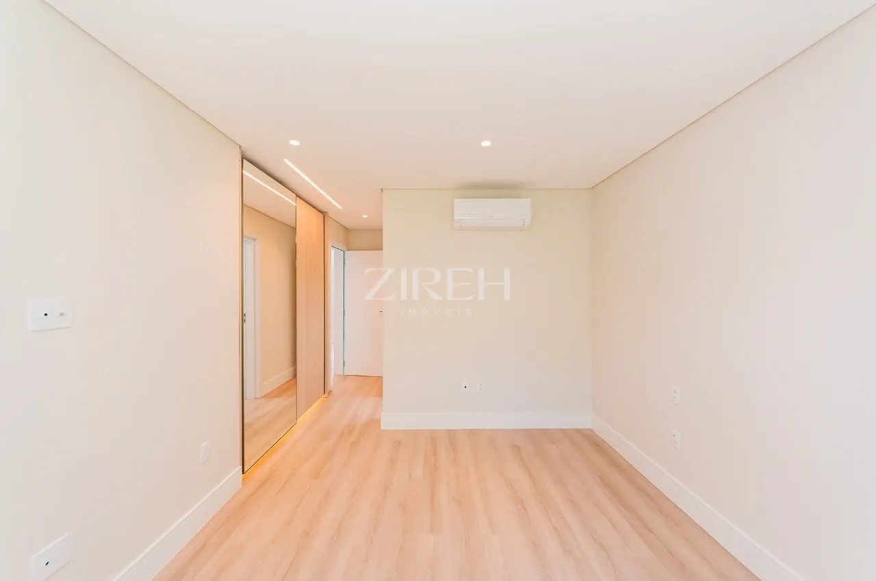 3-bedroom house with a bathtub — photo 10
