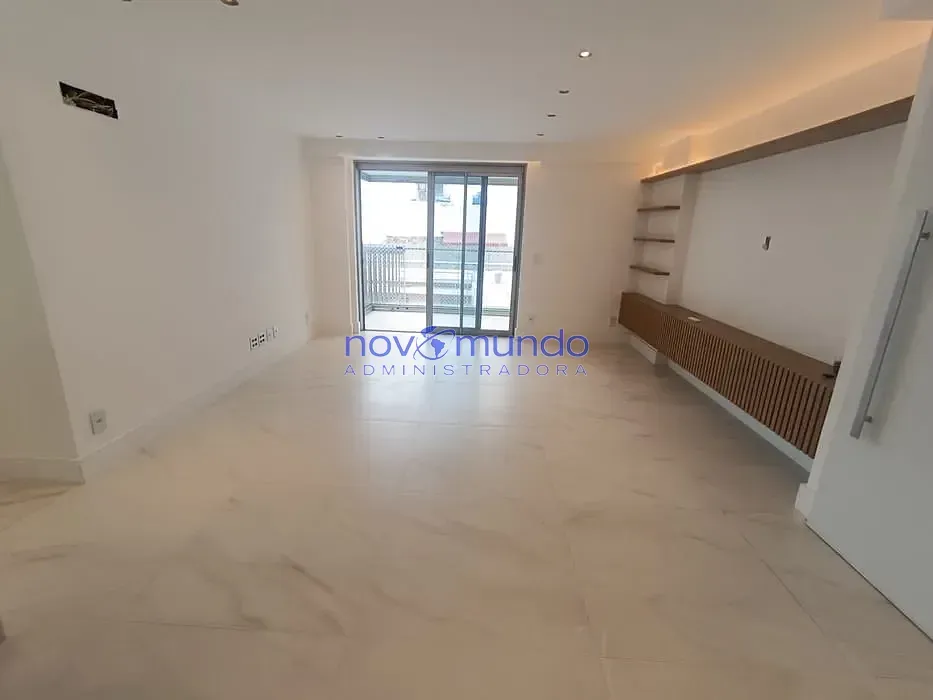Apartment with 1 bedroom, 3 bathrooms and 2 parking spots — photo 13