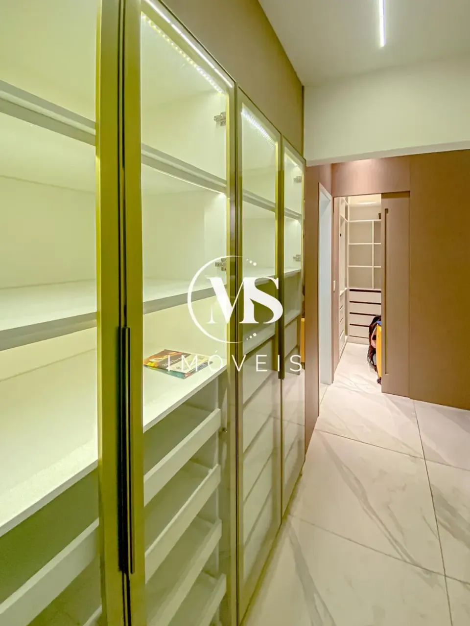 3-bedroom apartment with a water view in Rio de Janeiro — photo 6