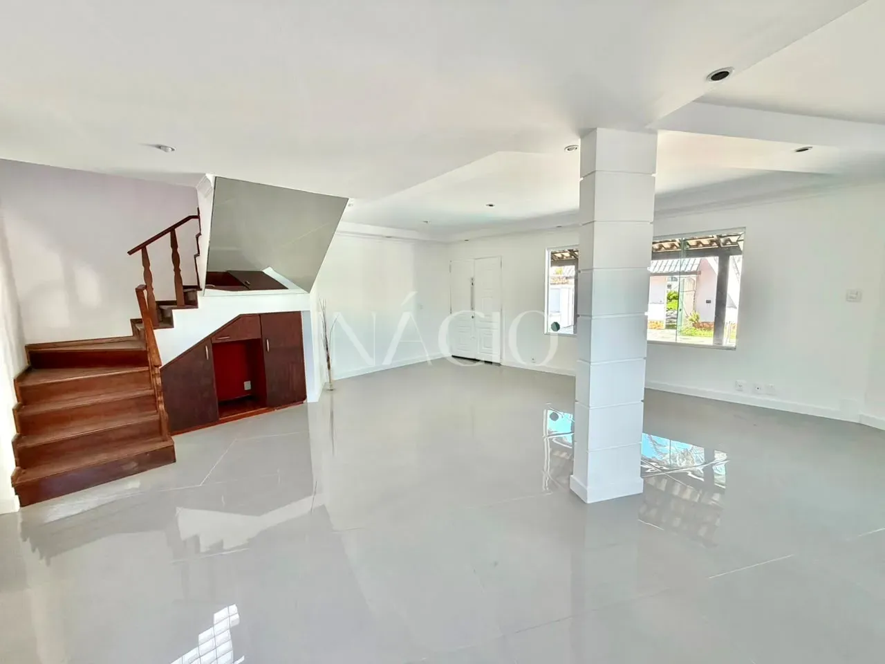 Casa duplex no térreo com 6 quartos e 3 suítes — photo 2