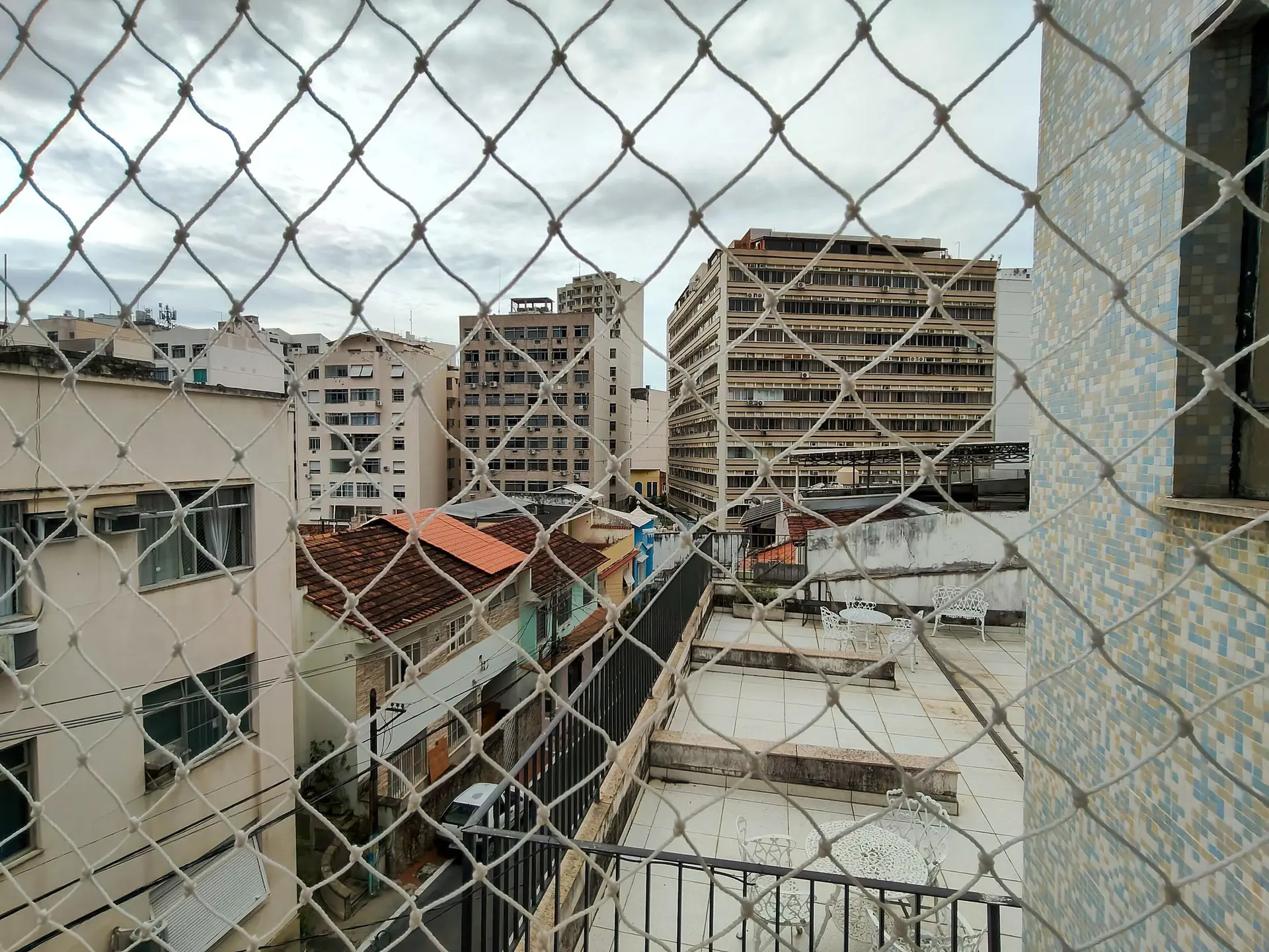 3-bedroom apartment with a mountain view in Rio de Janeiro — photo 11