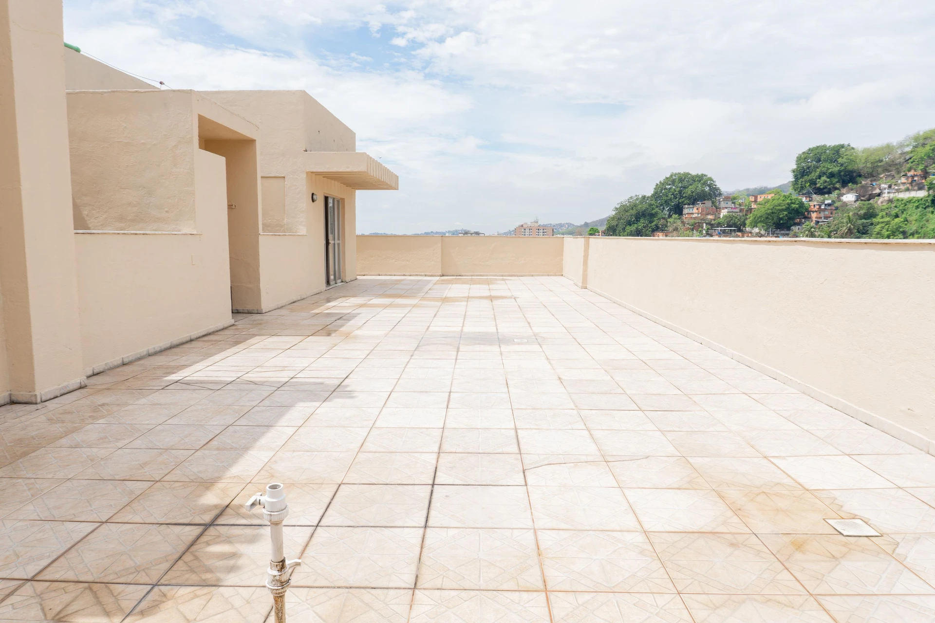 Furnished apartment, 504 m², with a mountain view — photo 47