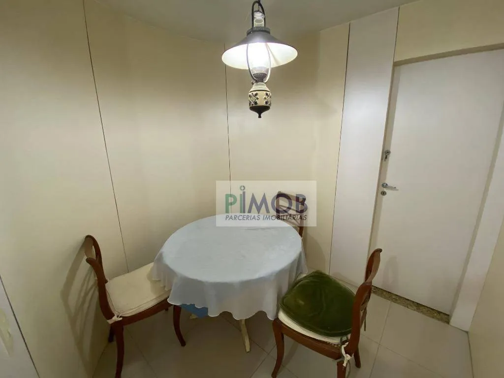 Apartamento com 4 dormitórios e 300 m² com varanda envidraçada — photo 24