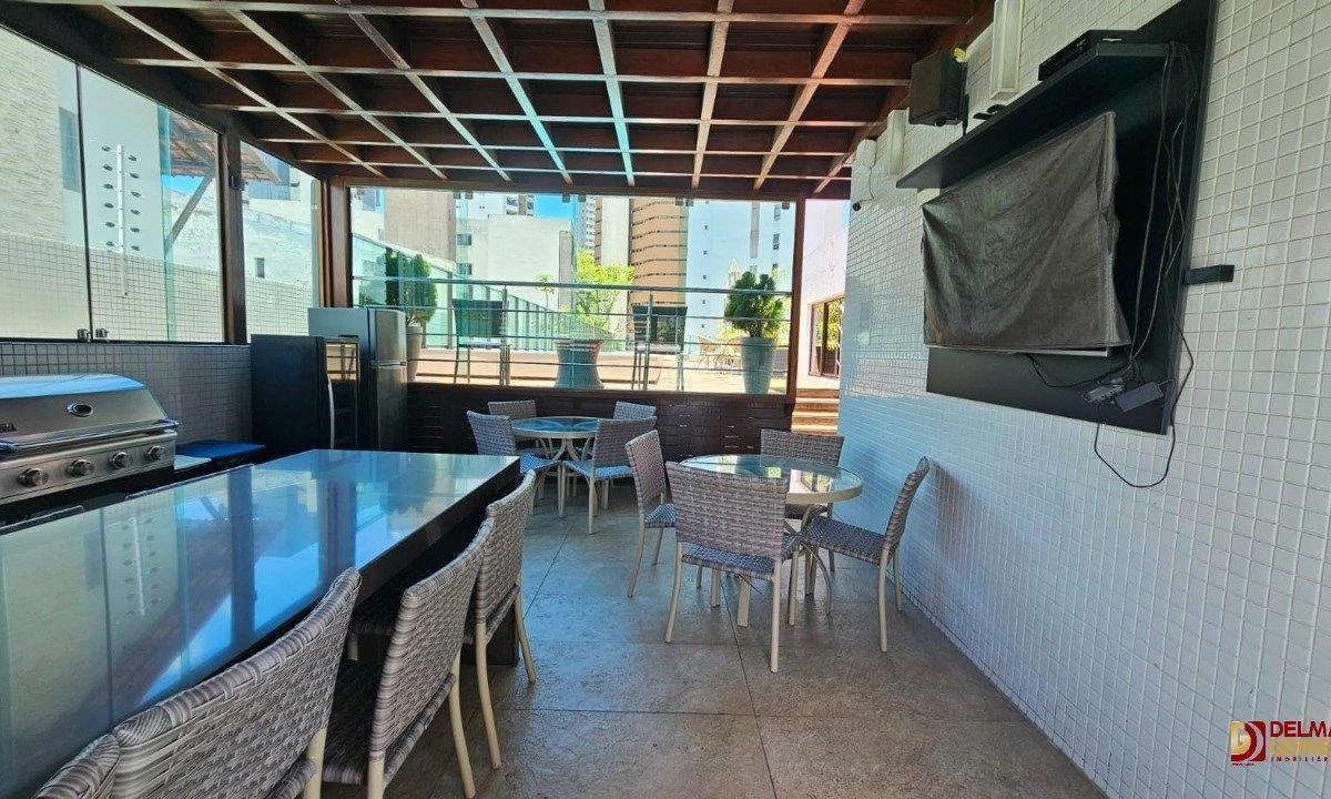 Apartamento de 212 m² com banheira e varanda envidraçada — photo 3