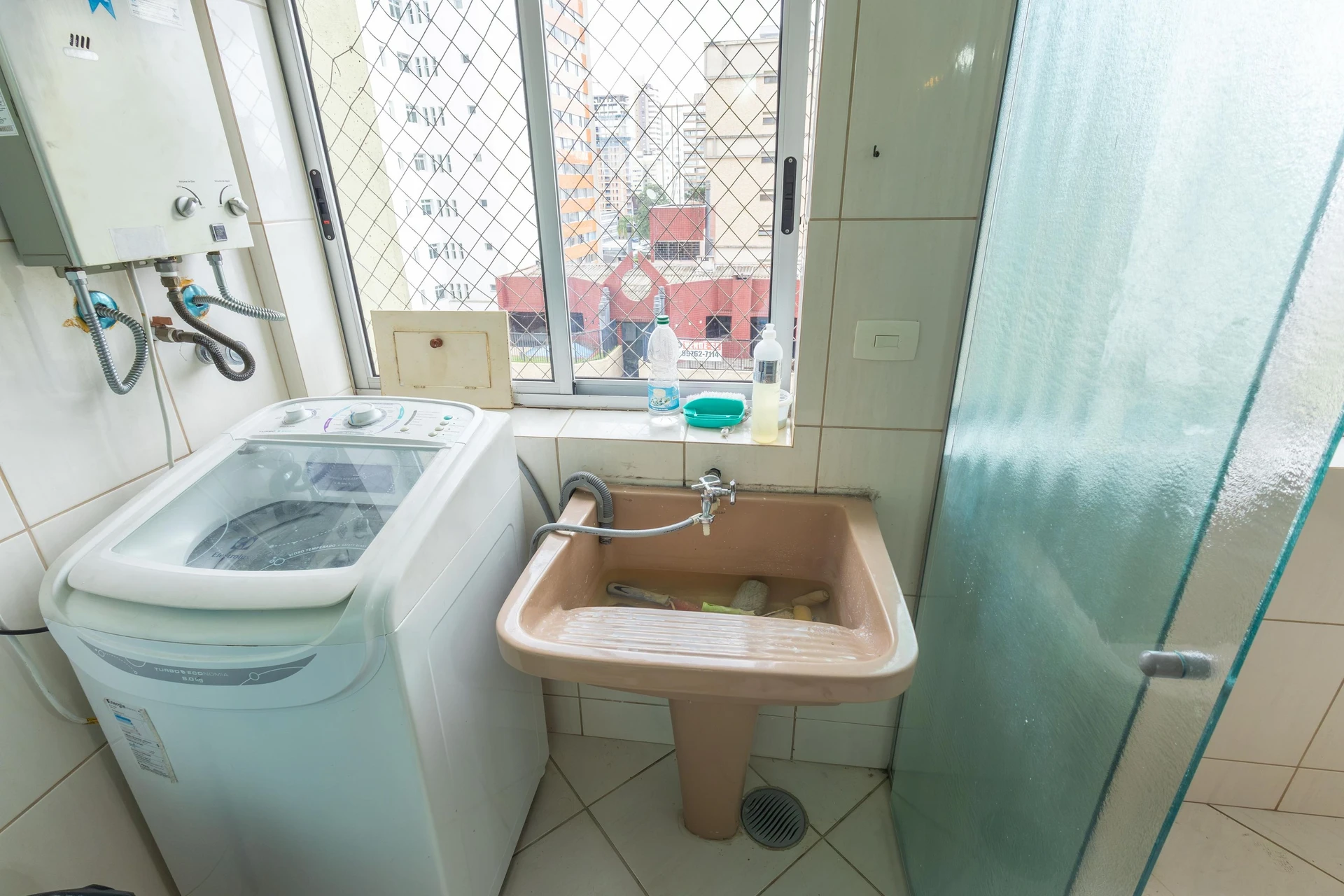 2-bedroom apartment with a washing machine in Curitiba — photo 5