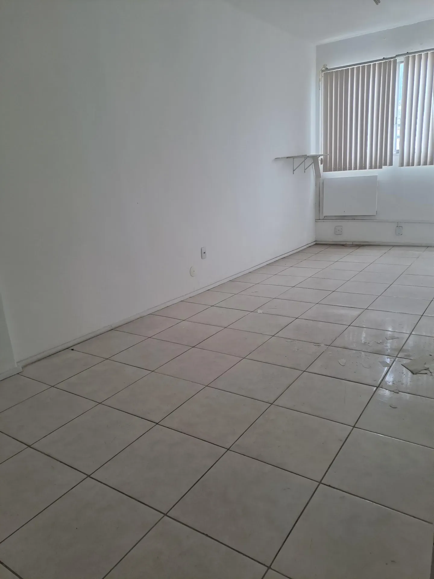 Unfurnished apartment with 300 m² on the 11th floor — photo 22