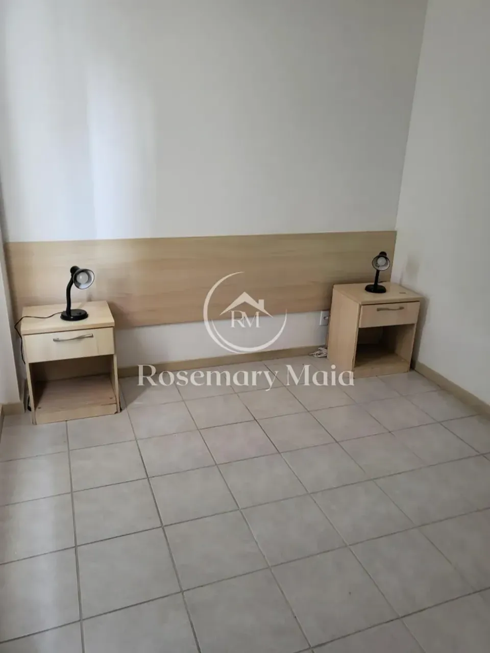 Furnished 1-bedroom apartment with open-plan kitchen — photo 4