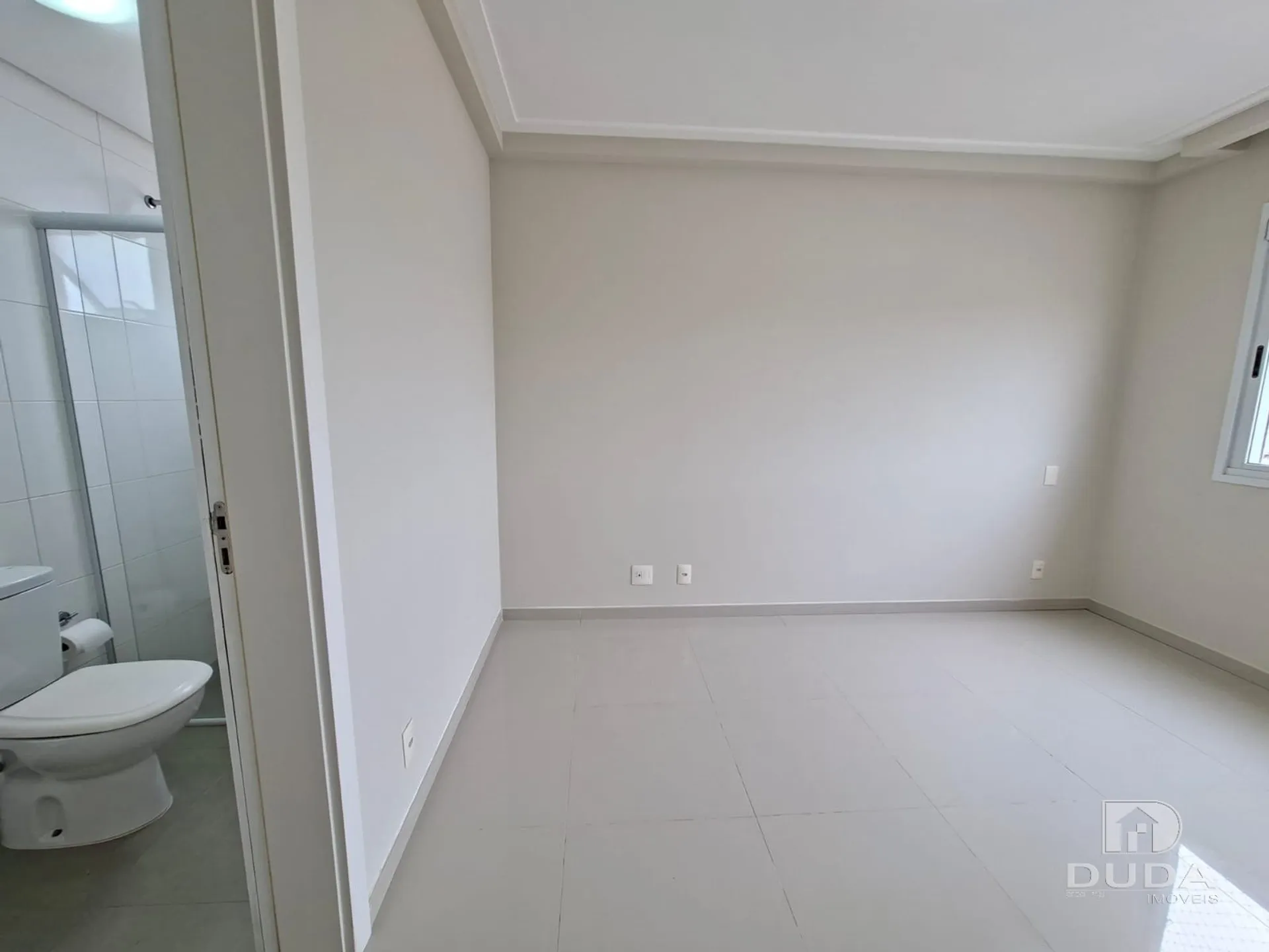 Apartment on the 10th floor with floor-to-ceiling windows — photo 7