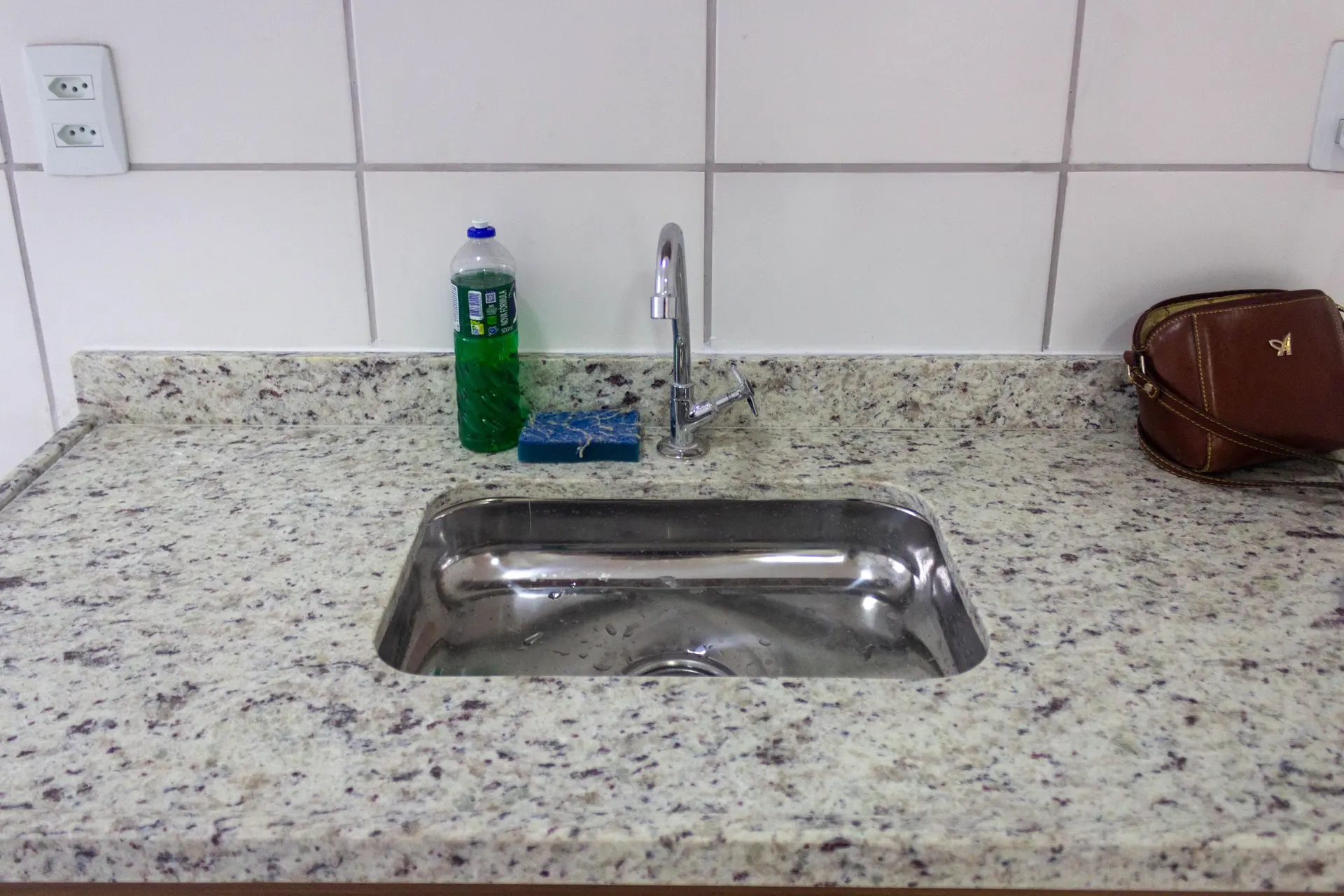 Apartamento de 2 quartos em condomínio com piscina — photo 11