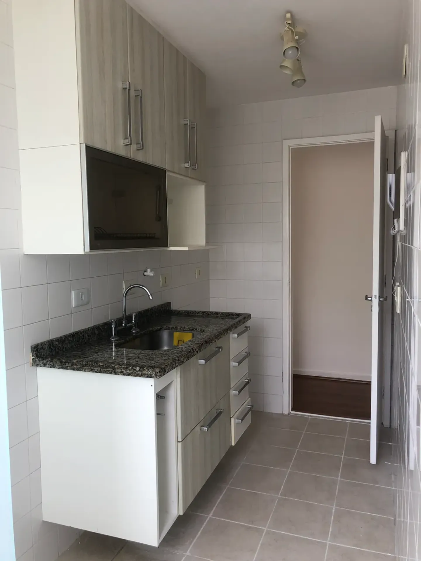 Mountain view in a 2-bedroom apartment, 73 m² — photo 10