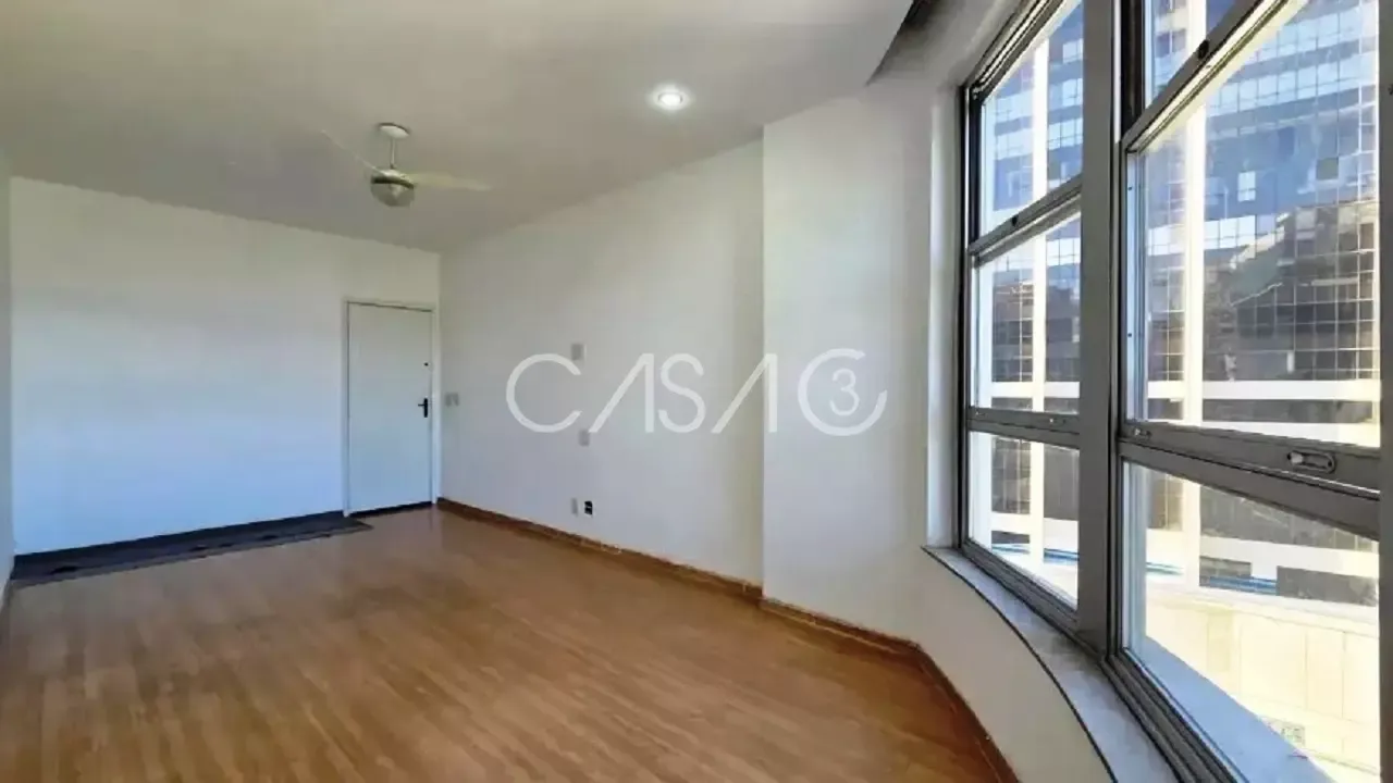 190 m² apartment with a walk-in closet and a water view — photo 6