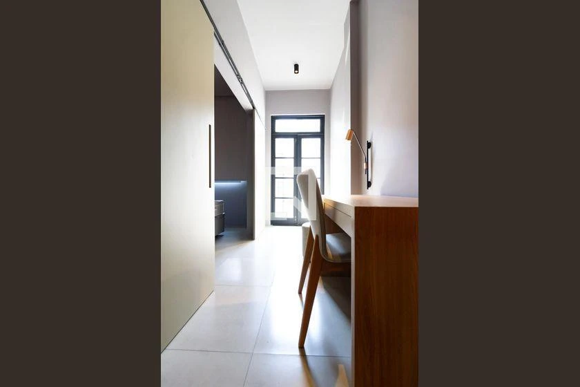Квартира 48 м² з пральною машиною та робочим місцем — photo 11