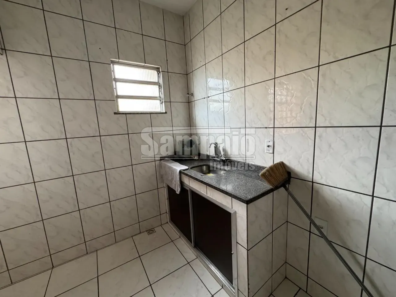 2-bedroom apartment with ceramic tile floors — photo 10