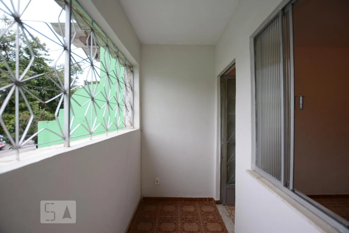 3-bedroom apartment with a glass-enclosed balcony — photo 15