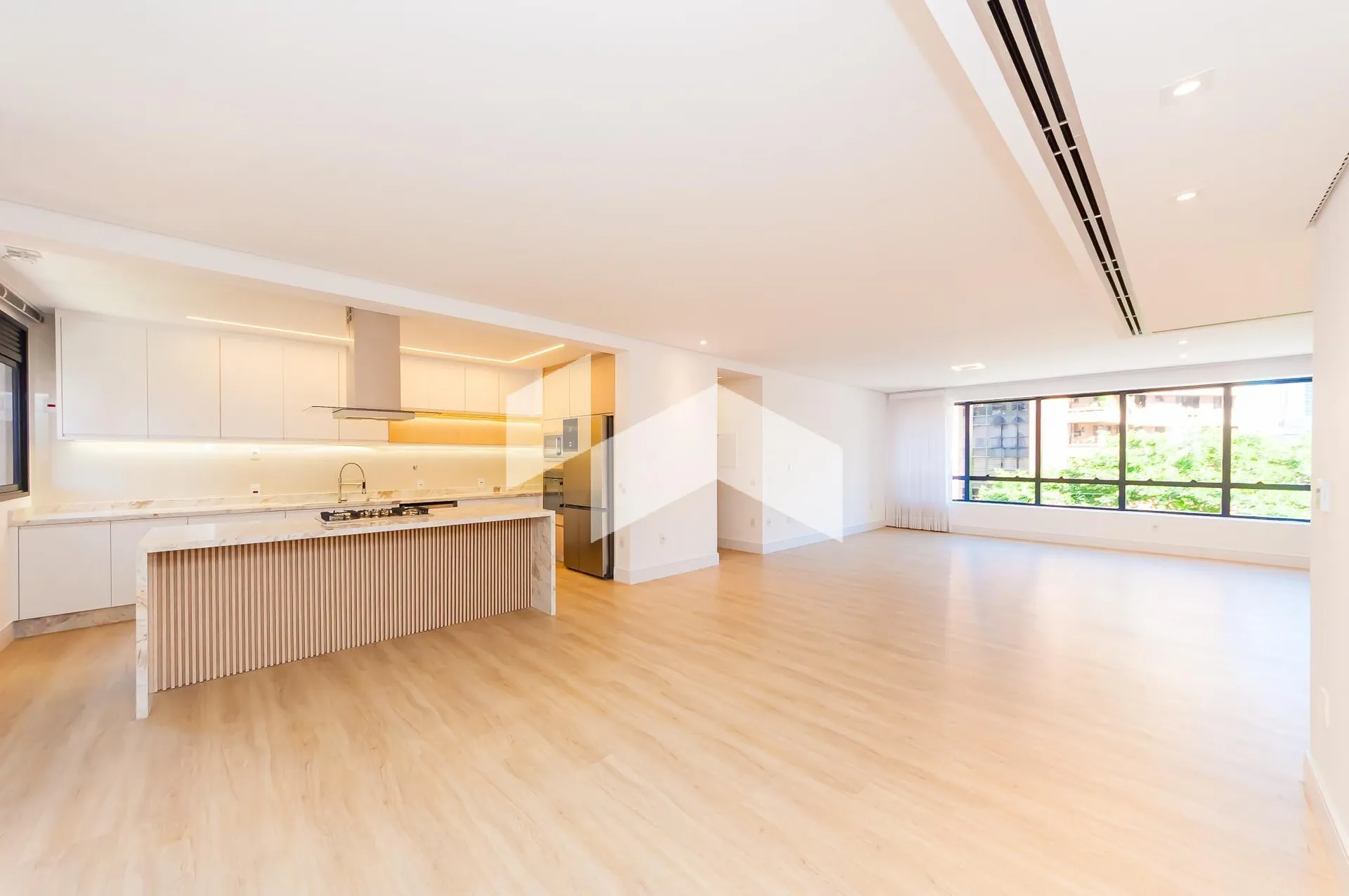 3-suite apartment with 227 m² and 3 parking spaces