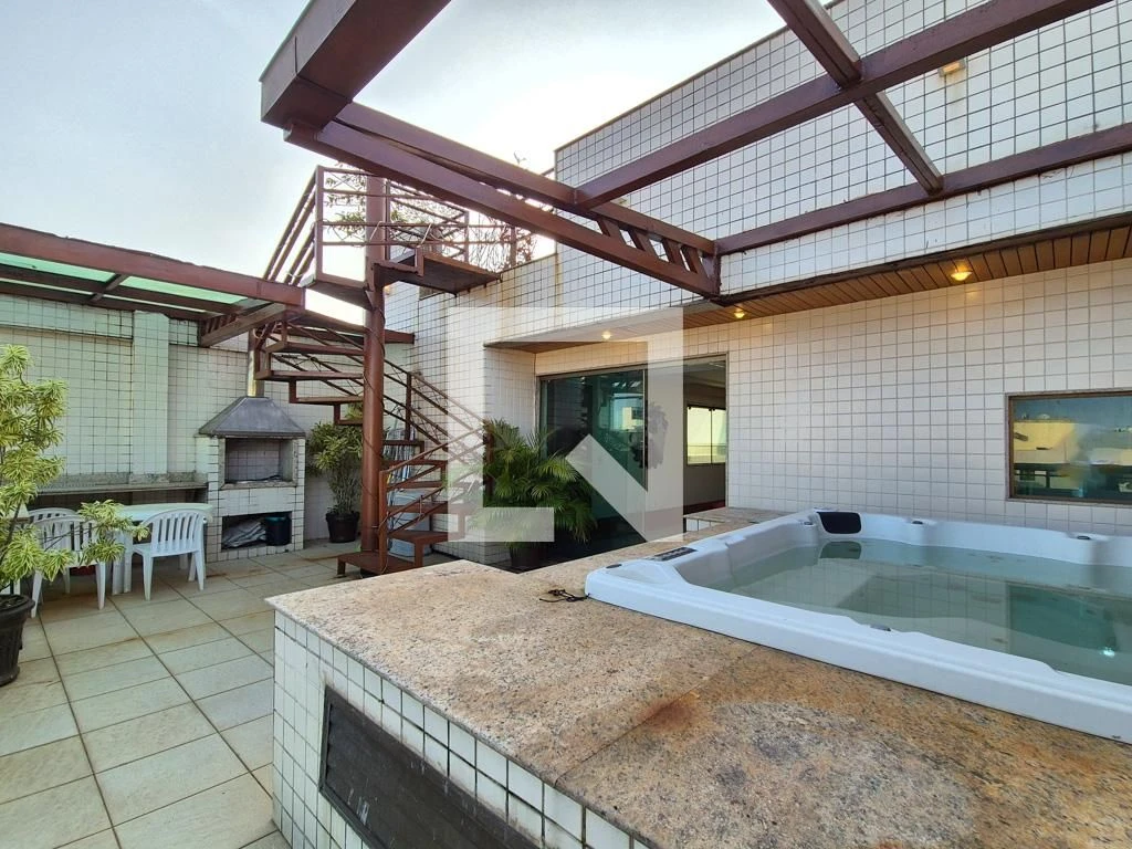 Furnished apartment with 5 en-suite bedrooms and terrace — photo 54